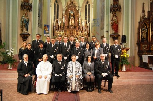 A Funero dolgozói a halottak napi misén a szabadkai Szent Rókus templomban 2014-ben.